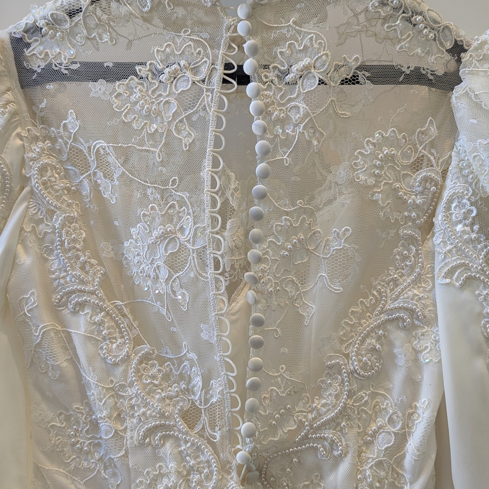Elegant White Lace Dress
